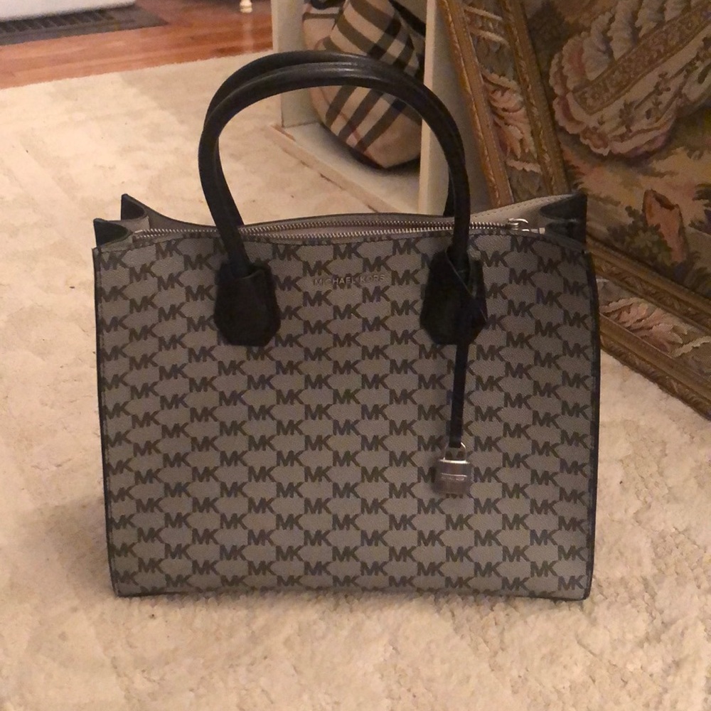 Black Michael kors Mercer tote